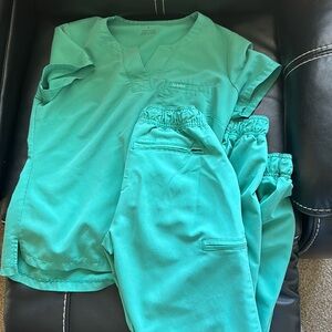 Surgical green Jaanuu scrub set